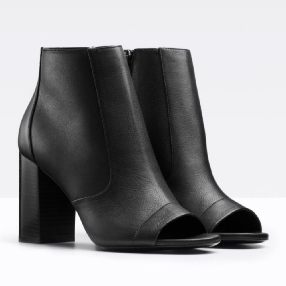 Vince Fionn Open Toe Leather Botie size 9